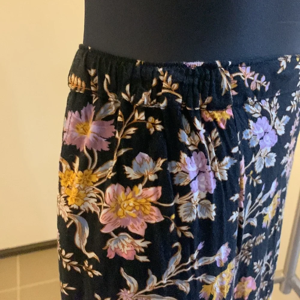 Ghanda floral maxi With buttons down the side,elastic waisted at the back s XS - Picture 4 of 6